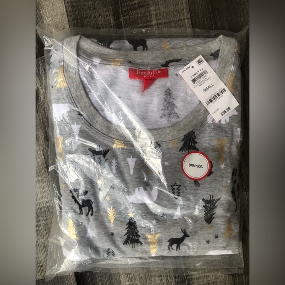 New women’s Macy’s two piece pajama set size small - Picture 2 of 4